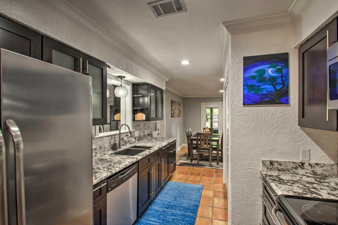 2-Story Pensacola Home With Game Room And Private Yard エクステリア 写真