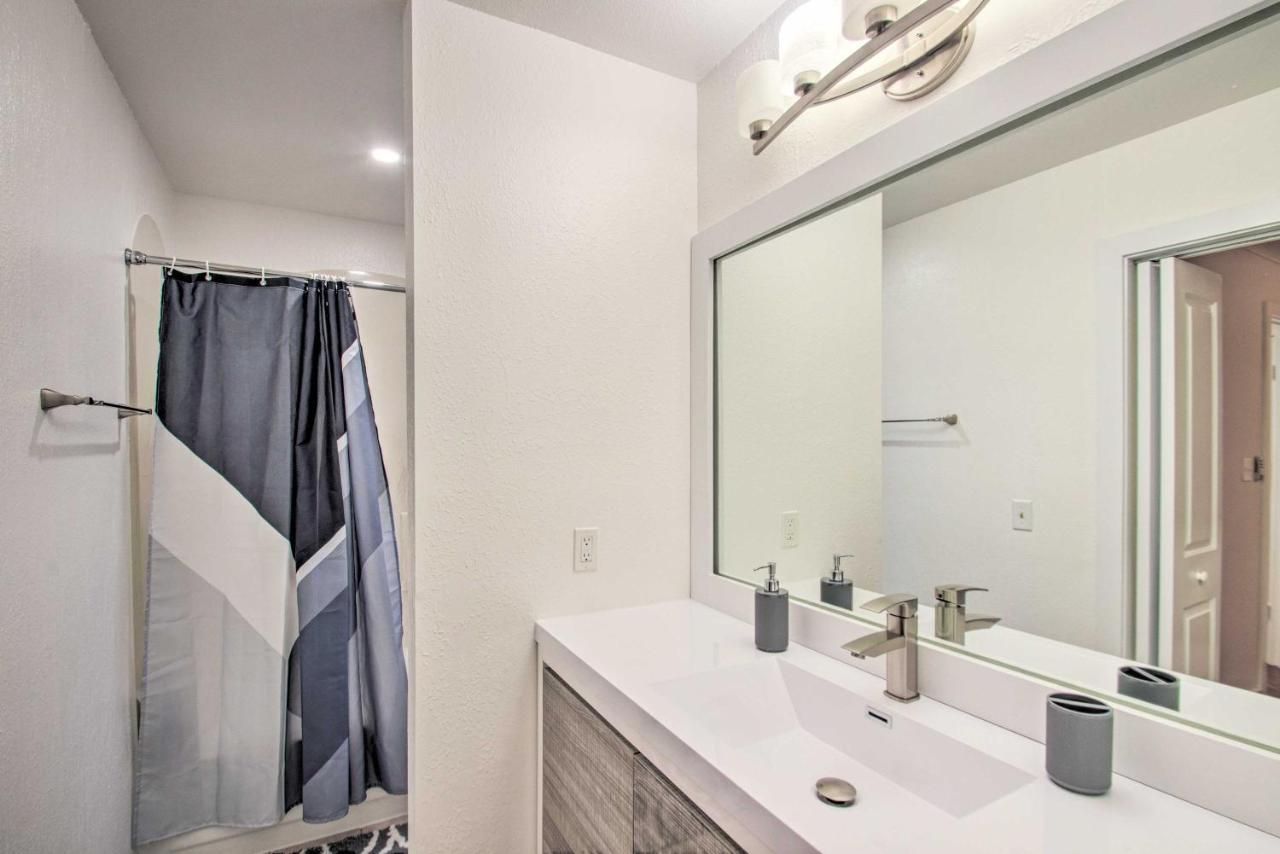 2-Story Pensacola Home With Game Room And Private Yard エクステリア 写真