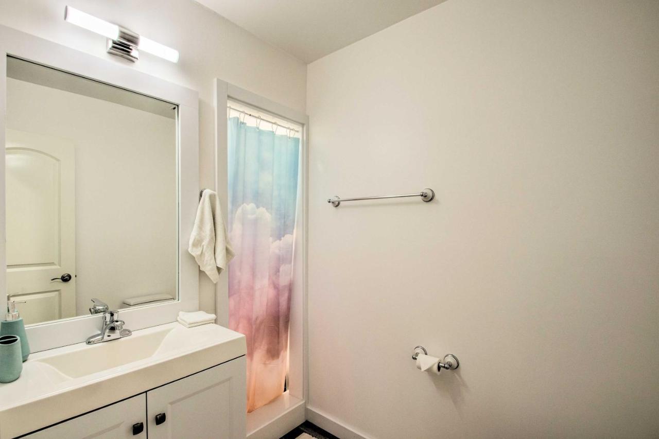 2-Story Pensacola Home With Game Room And Private Yard エクステリア 写真